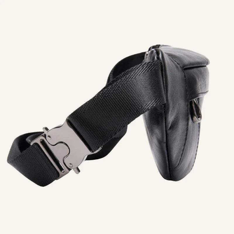 sac forme banane cuir côté